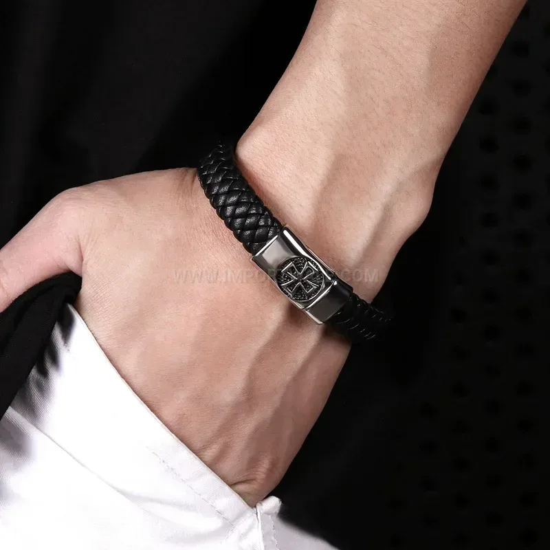 Fashion Stitching Leather Cross Emblem Stainless Steel Men's Bracelet