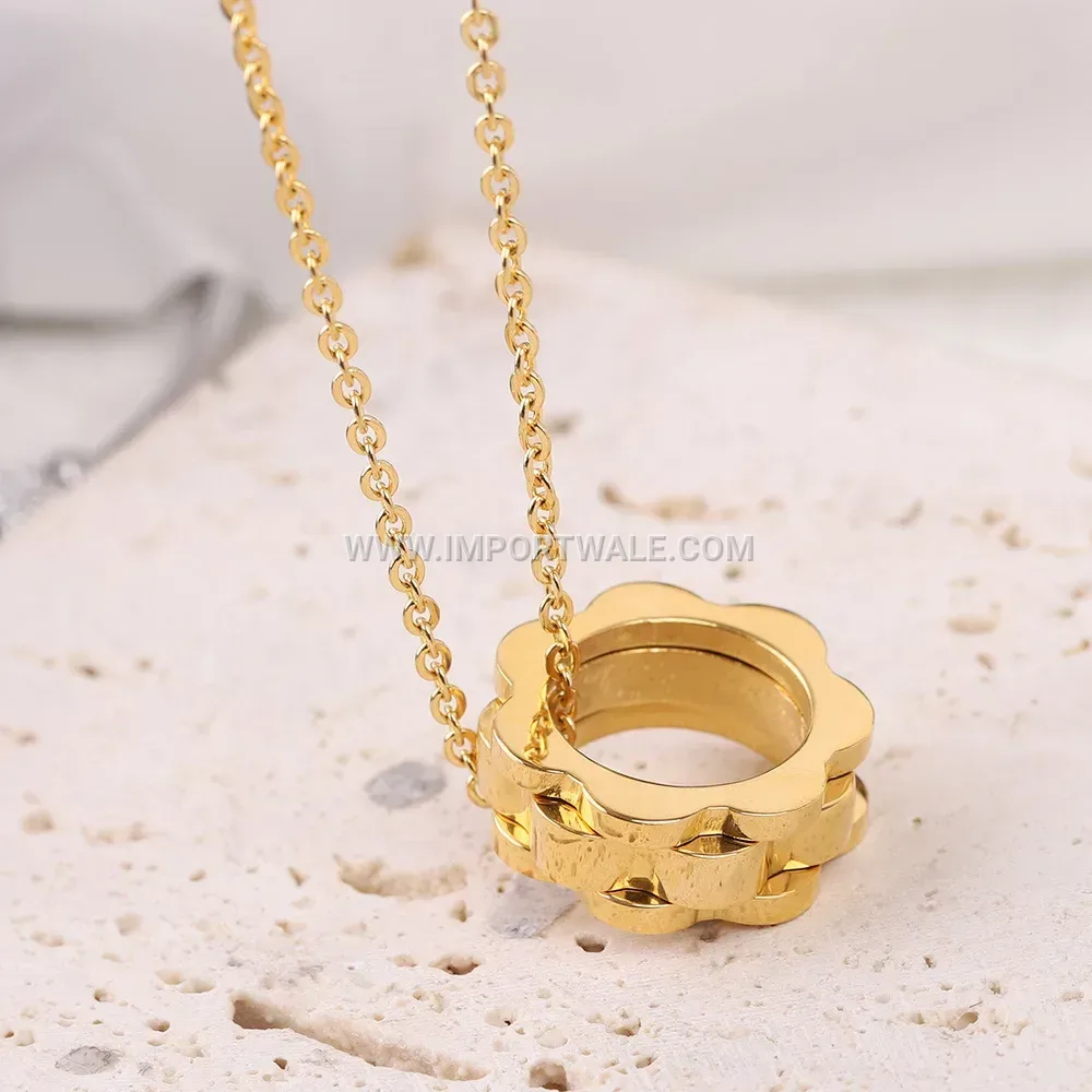 Gold Plated Stainless Steel Gear Pendant Clavicle Necklace