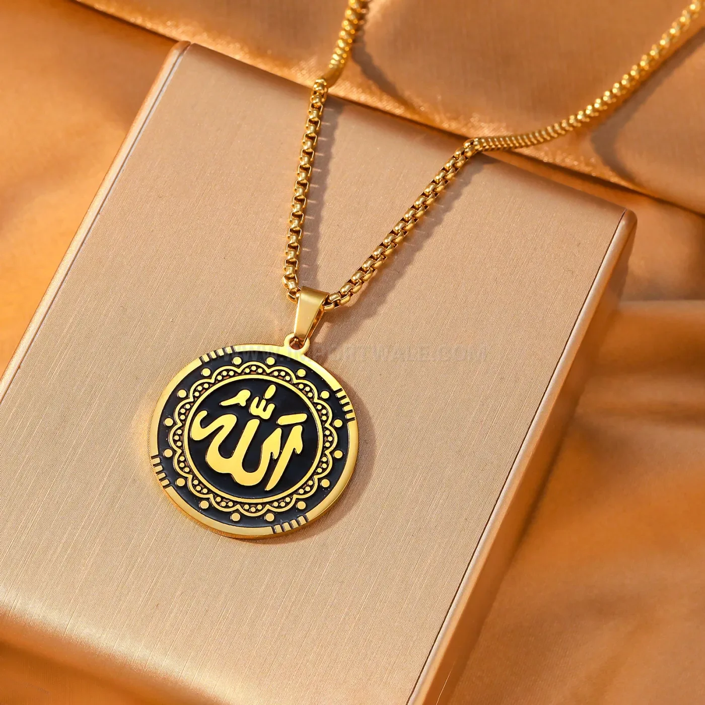 Gold Plated Stainless Steel Round Allah Medallion Calligraphy Necklace