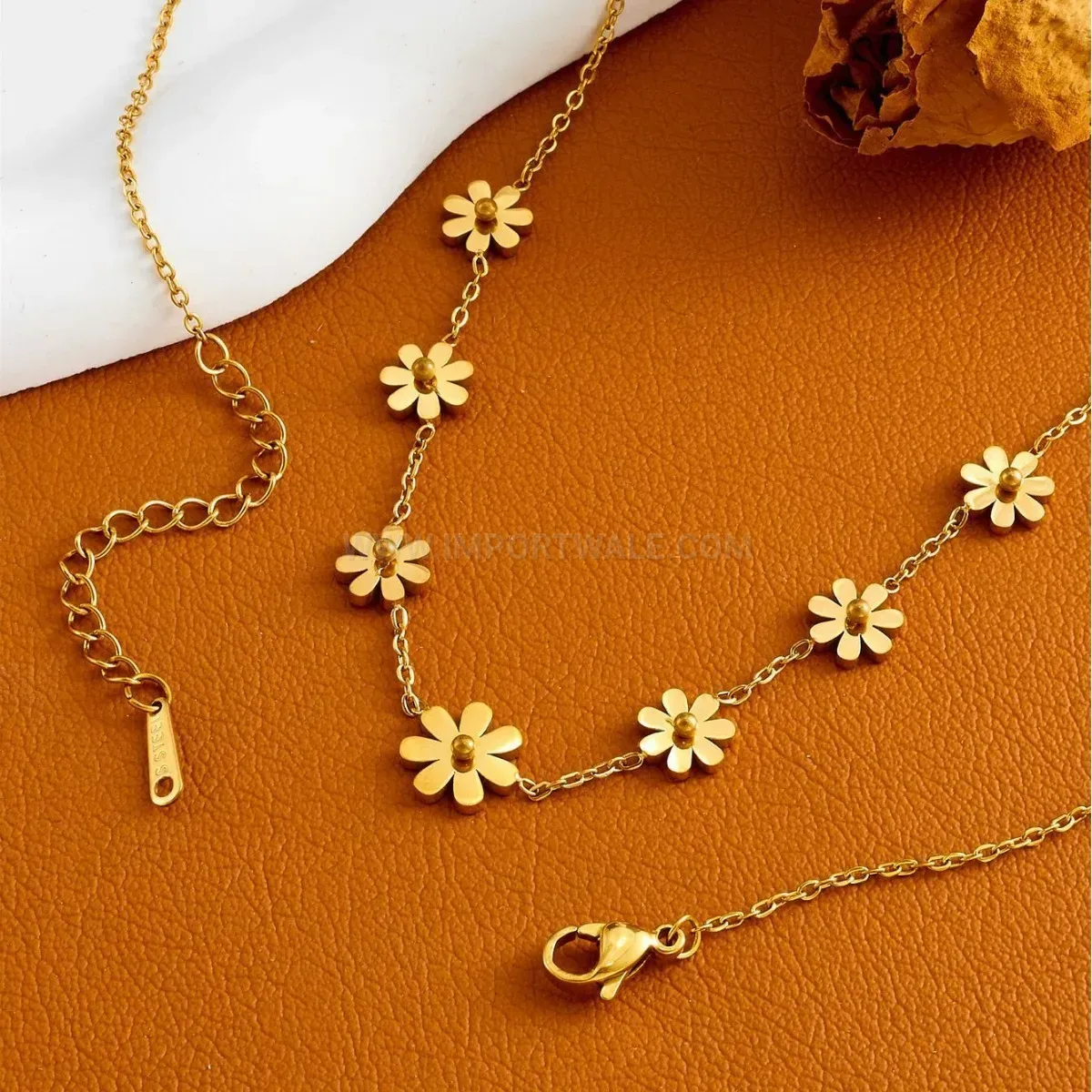 Premium Gold Titanium Steel Seven Daisy Flower Pendant Necklace