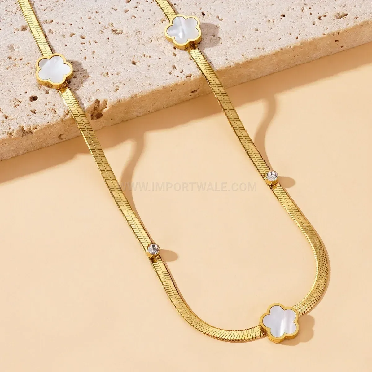 Elegant Five-Petal Shell Flower Blade Chain Necklace in Titanium Steel