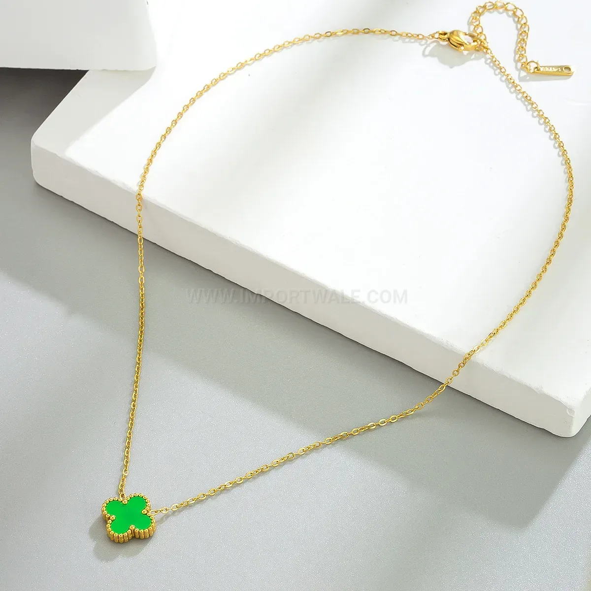 Modern Gold Tone Four Leaf Clover Pendant Necklace with Green Mother of Pearl
