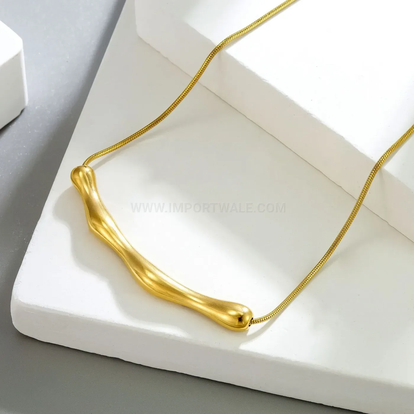 Chic Irregular Geometric Titanium Steel Bar Pendant Snake Chain Necklace in Gold