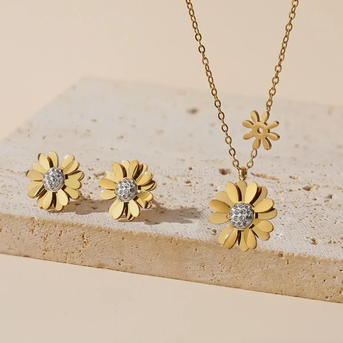 Premium Delicate Daisy Pendant Necklace And Earring Titanium Steel Set