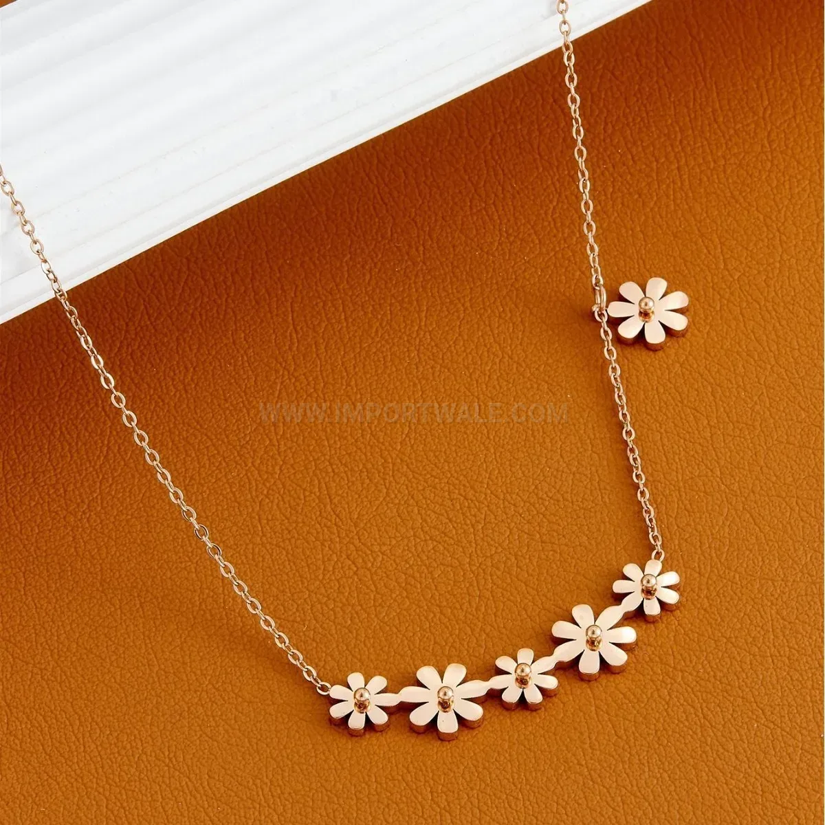 Trendy Floral Daisy Pendant Titanium Steel Cable Chain Necklace