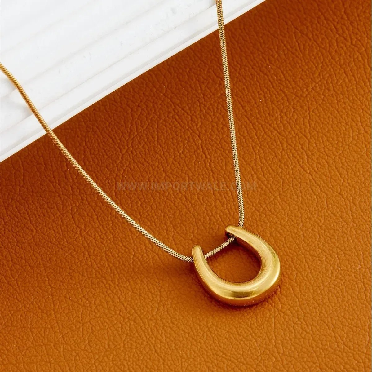 Designer Golden U-Shape Horseshoe Titanium Steel Collarbone Necklace