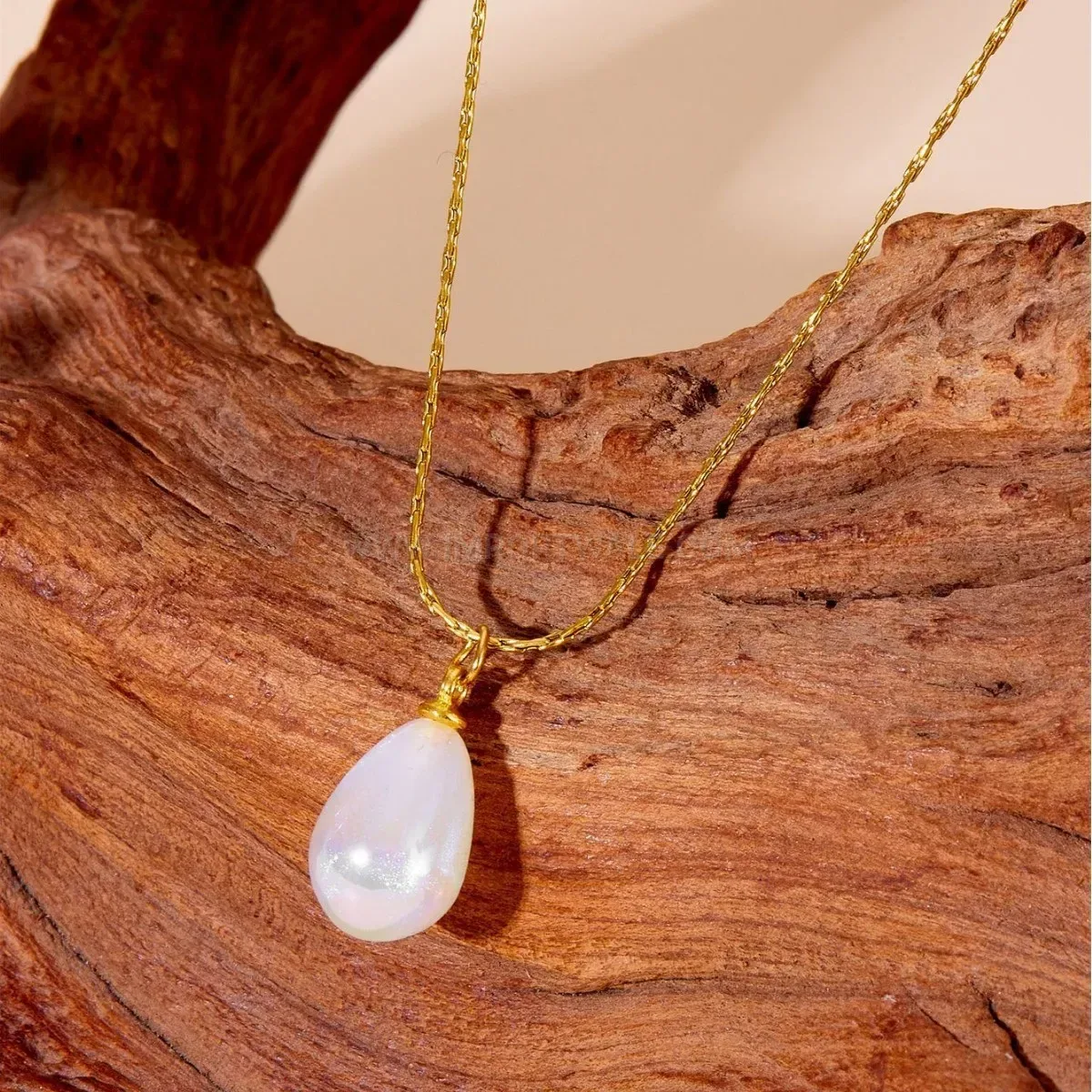 Classic Teardrop Chalcedony Titanium Steel Pendant Chain