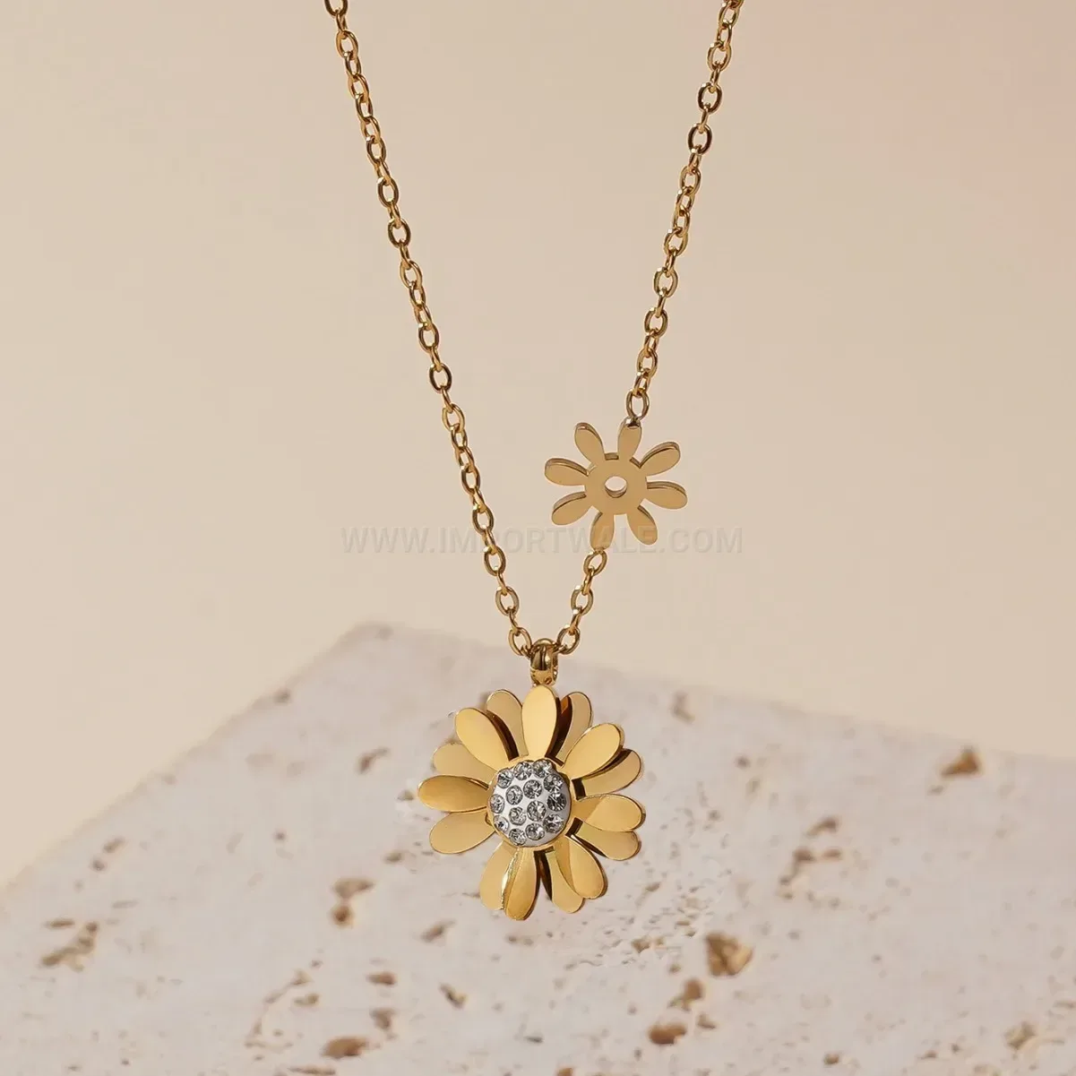 Premium Delicate Daisy Pendant Necklace And Earring Titanium Steel Set