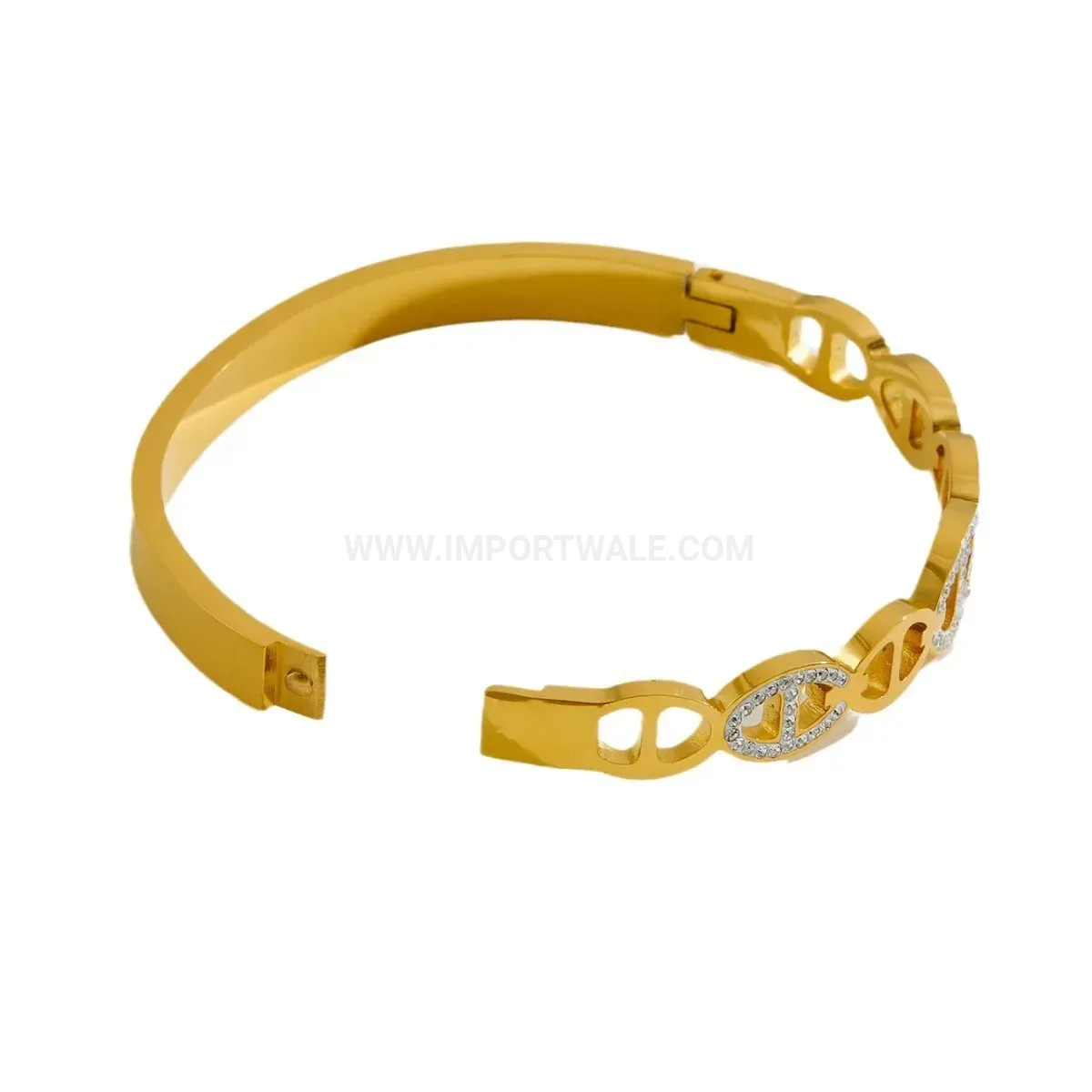 Interlocking Pig Nose Titanium Steel Crystal Cuff