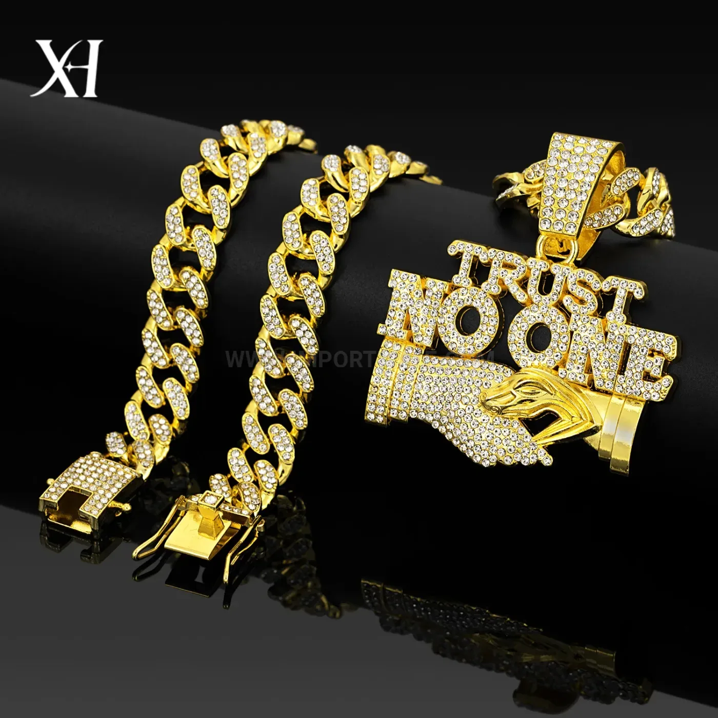 Rhinestone Trust No One Letter Pendant Cuban Chain Necklace