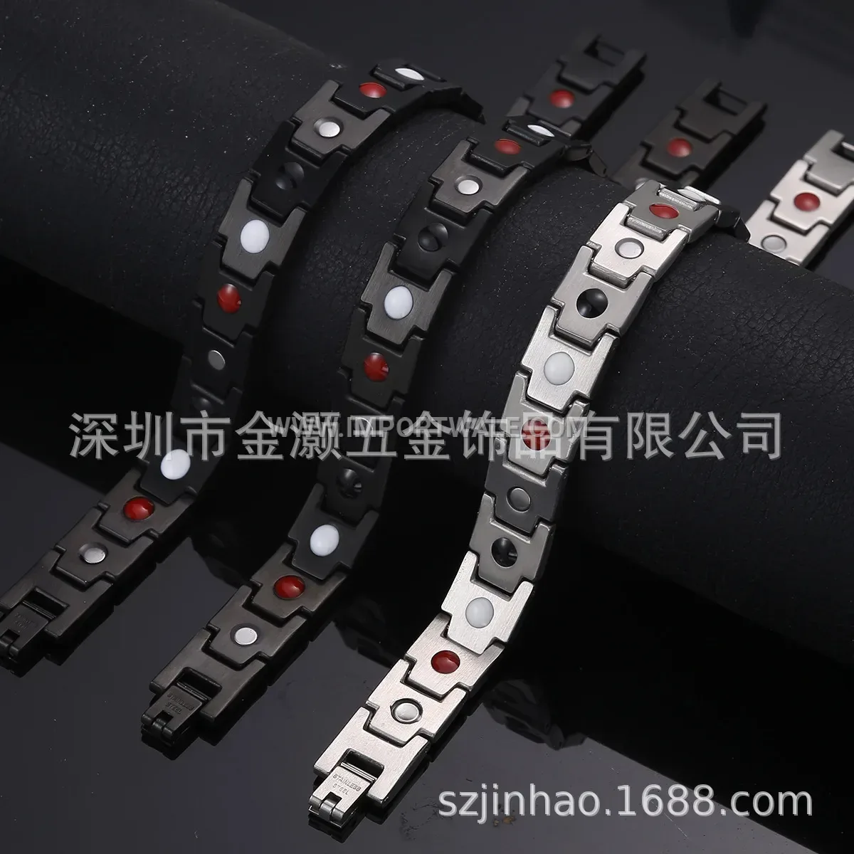 Minimalist Vacuum-Plated 18K Gold Stainless Steel Magnetic Therapy Bracelet