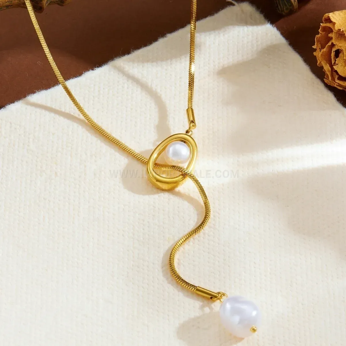 Modern Adjustable Gold Stainless Steel Pearl Pendant Clavicle Necklace