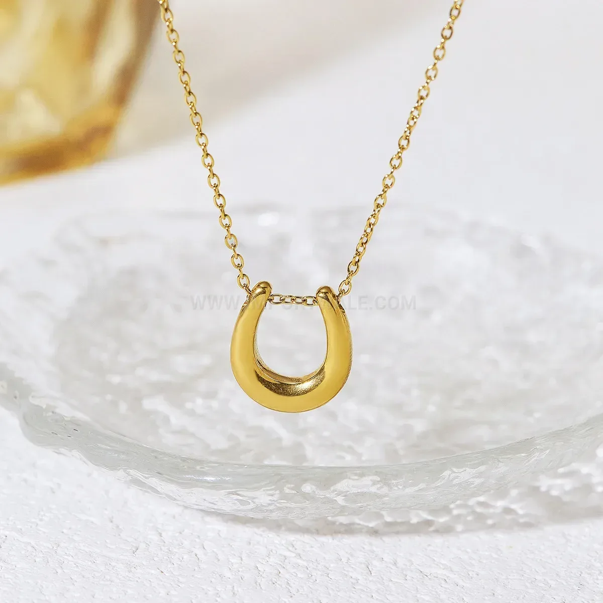 Chic Minimalist Gold Horseshoe U Shape Stainless Steel Clavicle Necklace