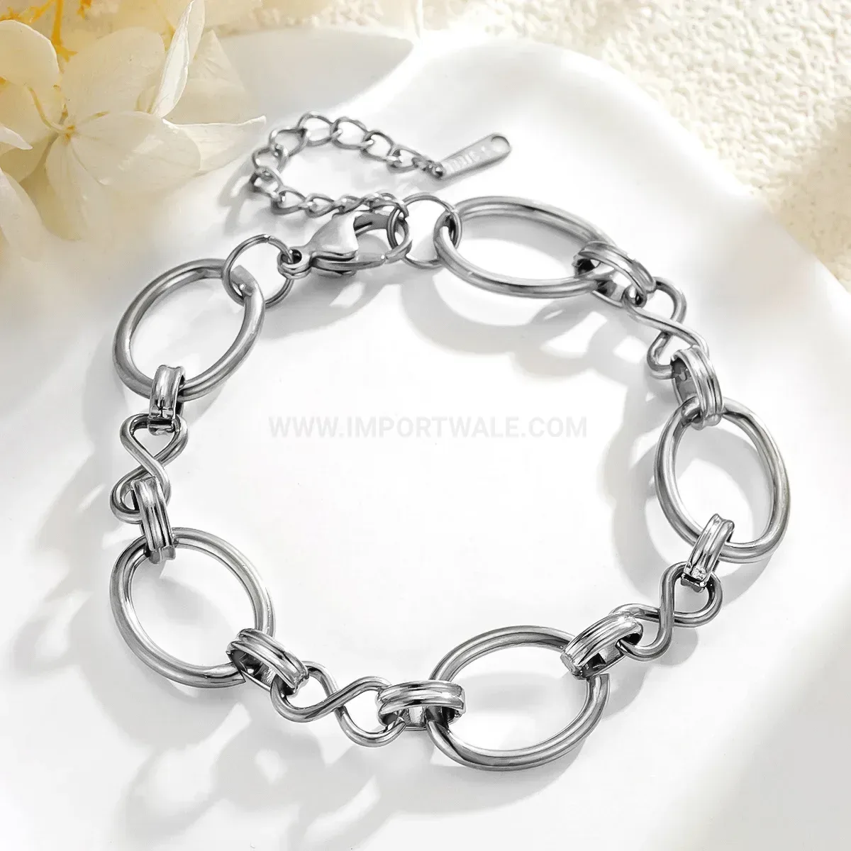 Chic 18K Gold Plated Stainless Steel Figure Eight Chain Bracelet