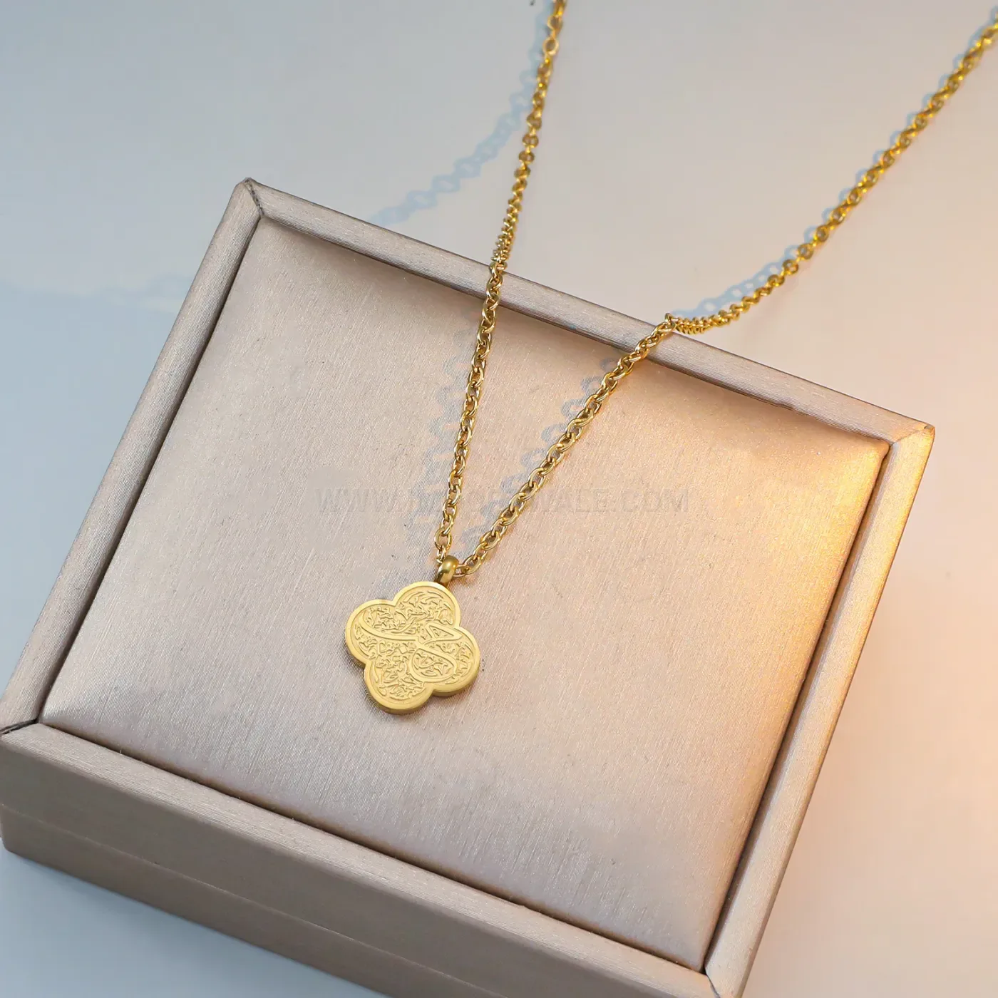 Stainless Steel Gold Plated Arabic Calligraphy Quatrefoil Clover Pendant Necklace