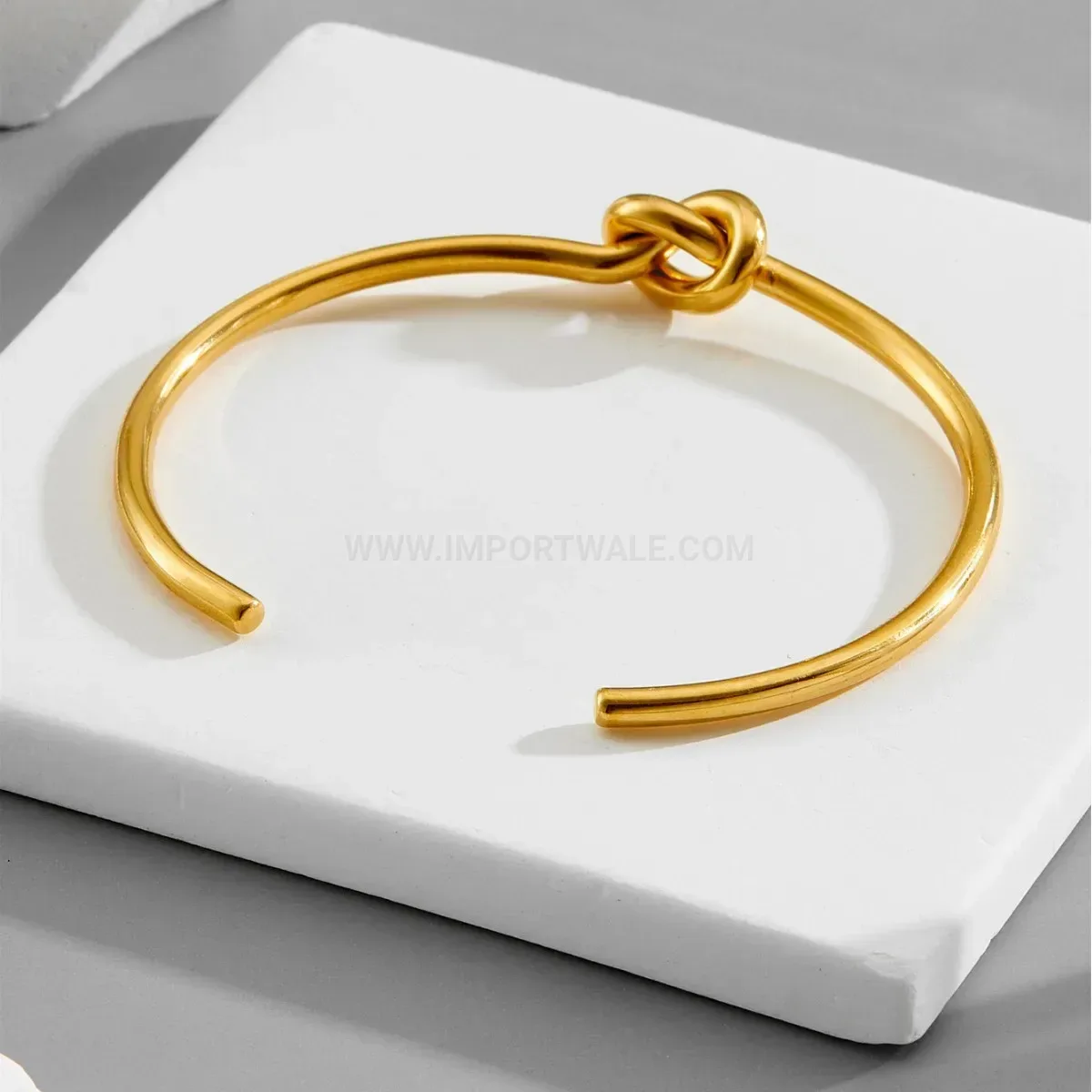 Fashion Minimalist Gold Plated Stainless Steel Love Knot Open Bangle