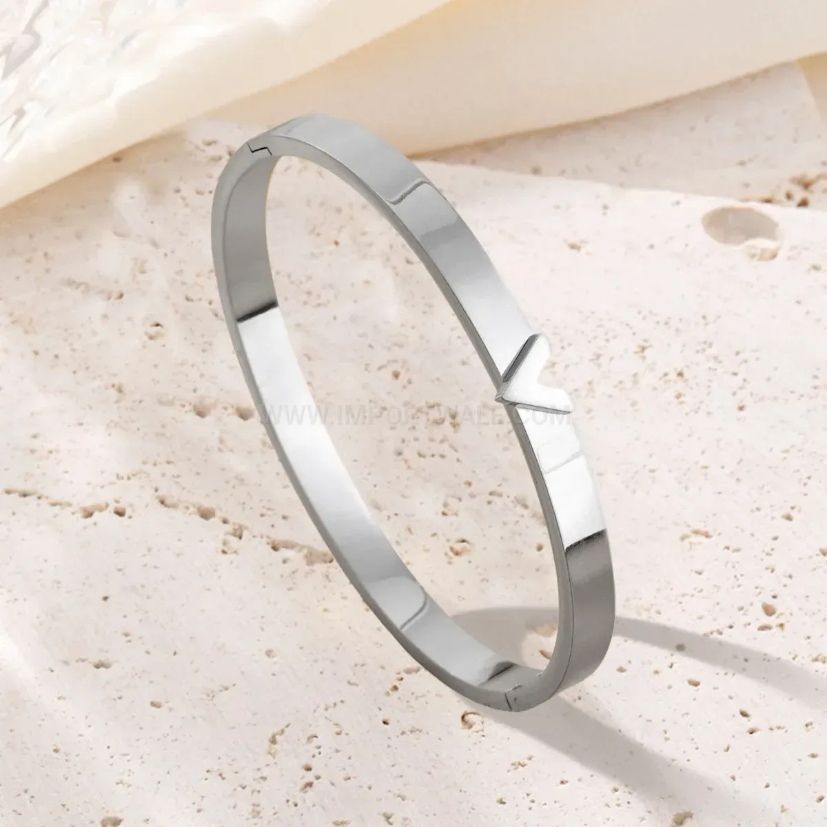 Trendy Minimalist V-Motif Clasp Titanium Steel Bracelet