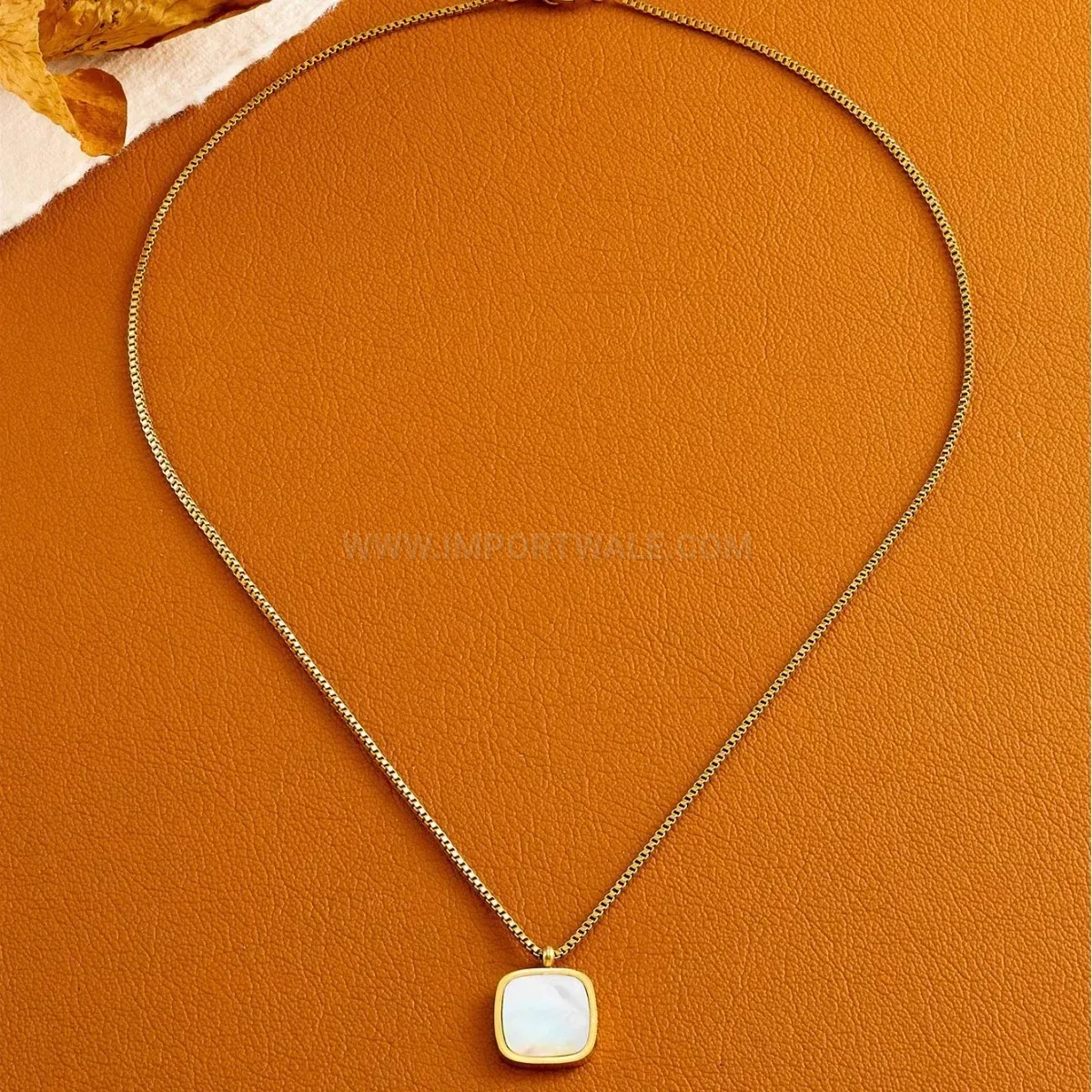 Fashion Geometric Square White Shell Titanium Steel Clavicle Pendant Necklace
