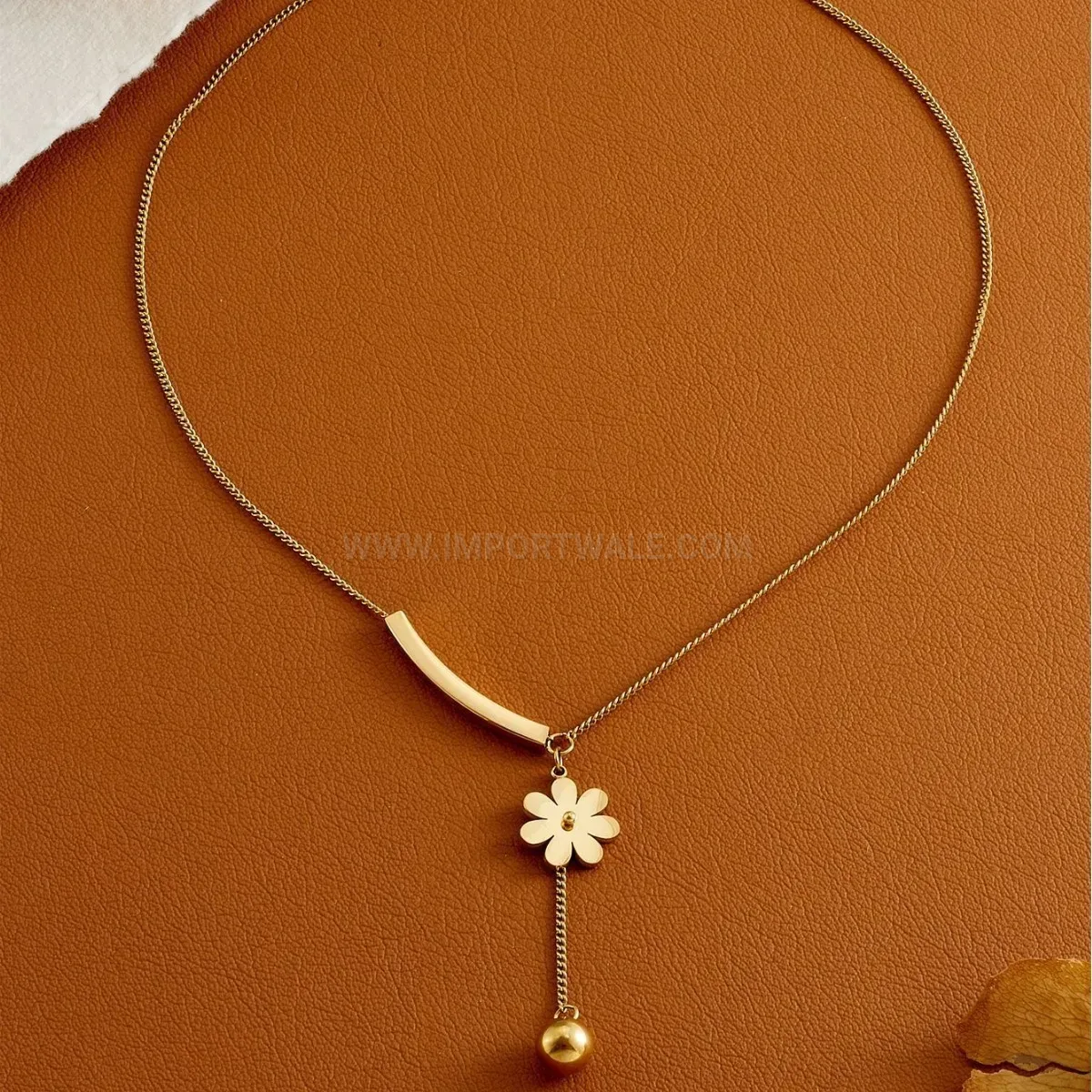 Stylish Curved Daisy Charm Stainless Steel Clavicle Chain Necklace