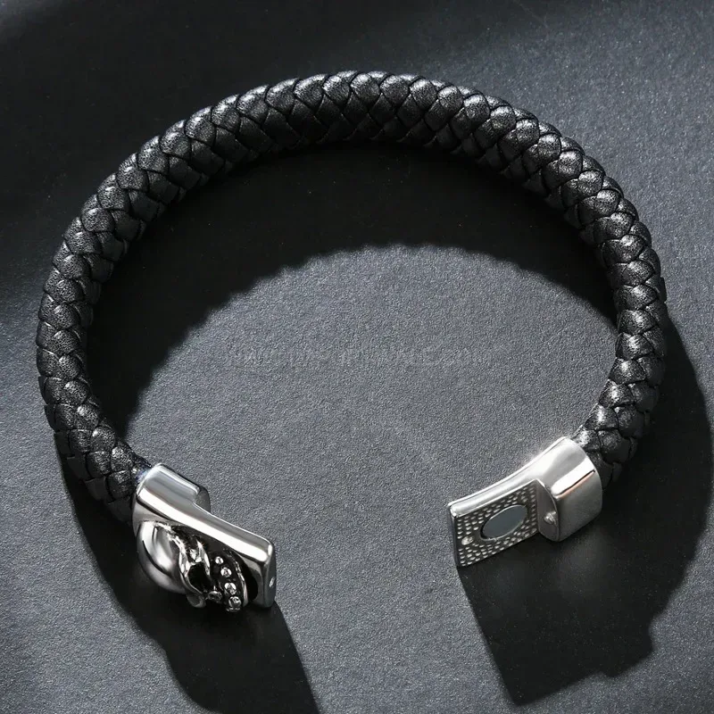 Fashion Skull Charm Leather Band Bracelet In Stainless Steel Finish