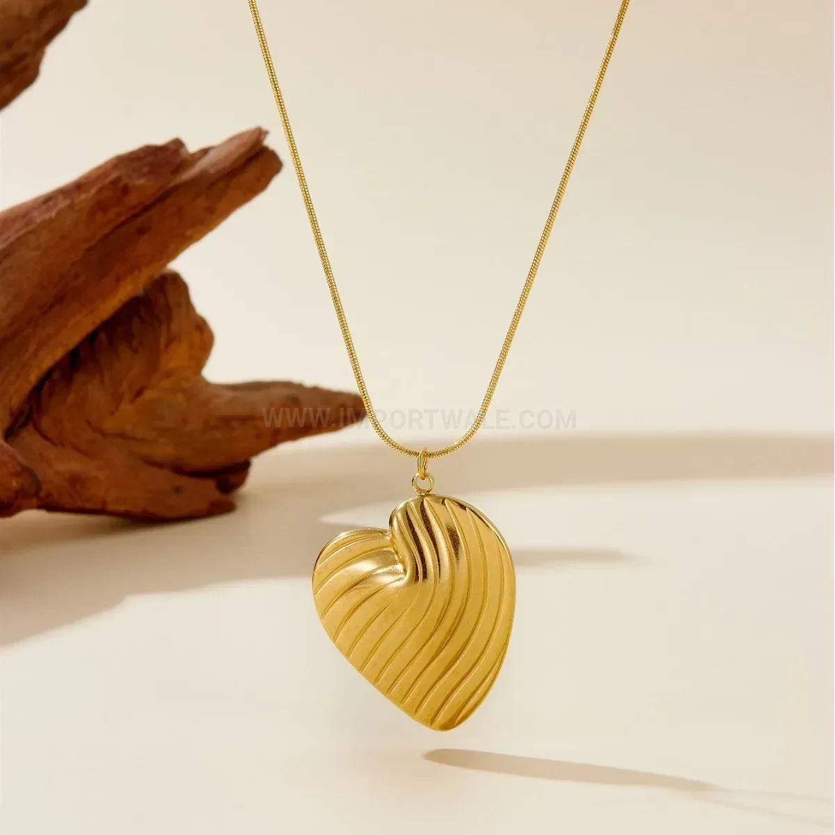 Elegant Gold Plated Striped Heart Titanium Steel Earrings and Necklace Set