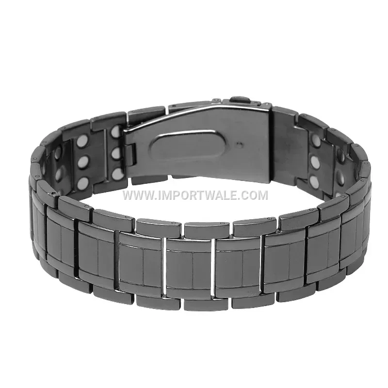 Textured Rhombus Pattern Stainless Steel Magnetic Link Bracelet