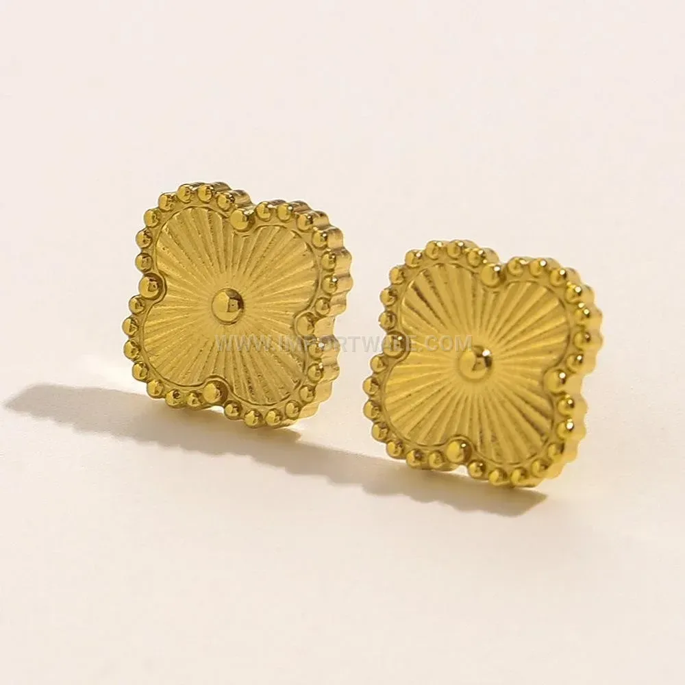 Clover Motif Stainless Steel Jewelry Set with Gold Finish