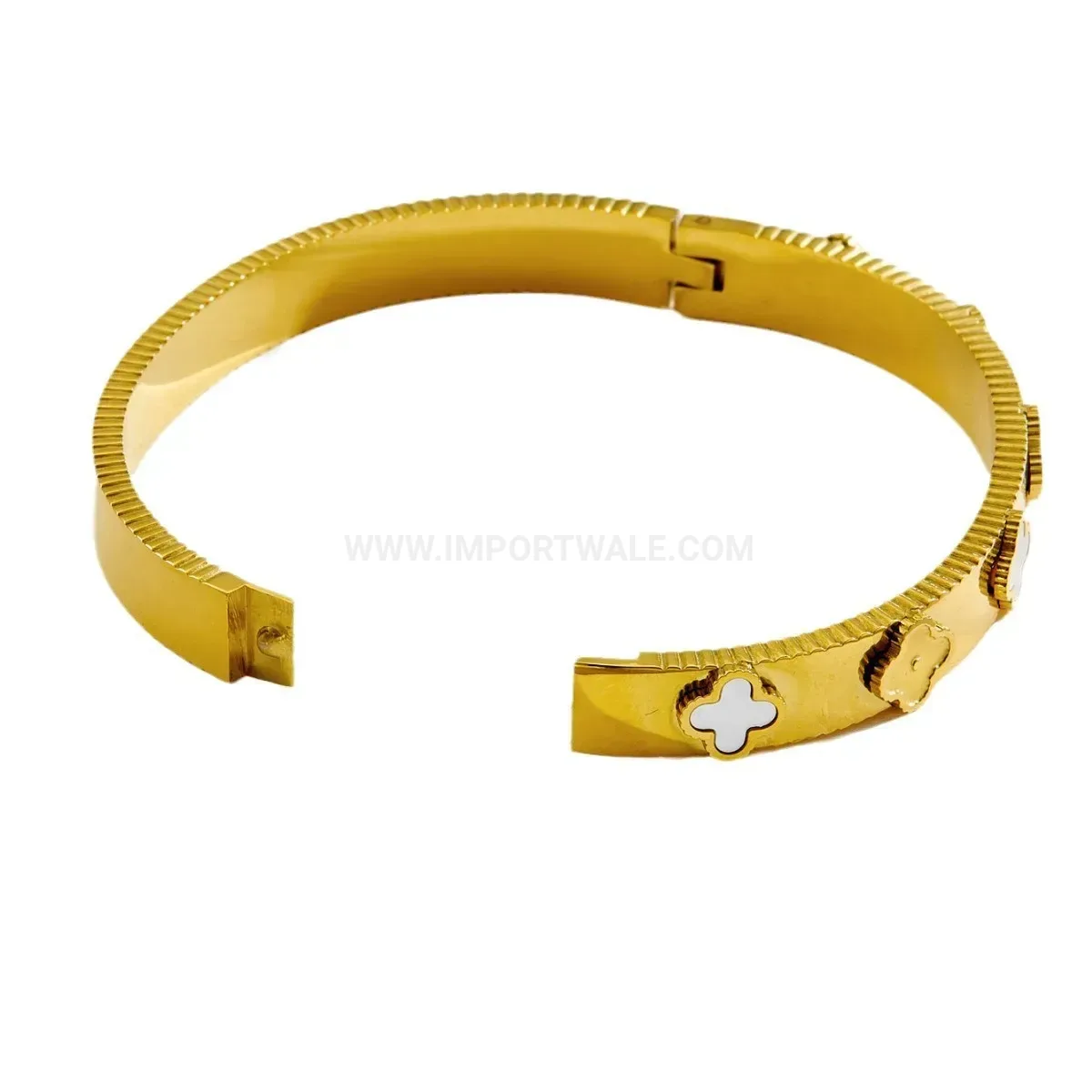Stainless Steel Four-Leaf Clover Shell Clasp Bangle