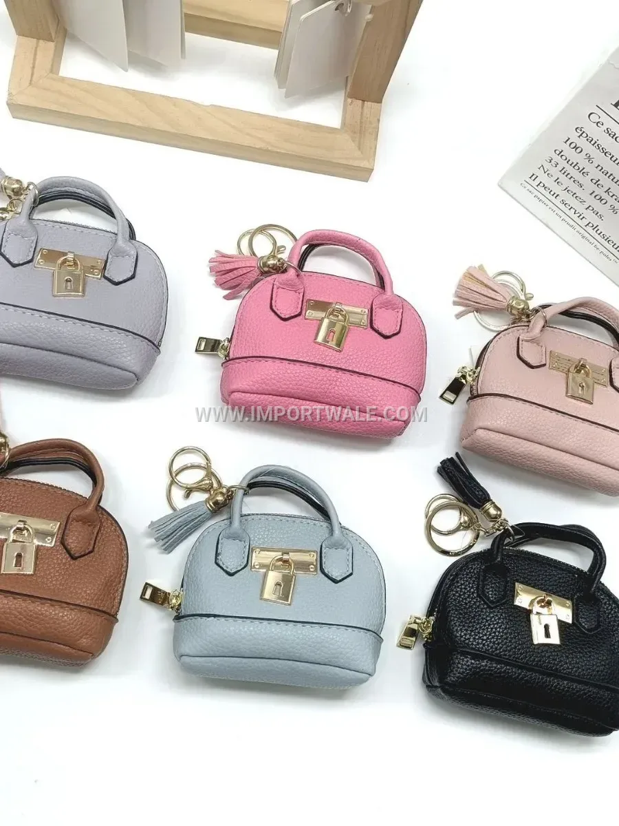 Litchi Grain Shell Shaped Crossbody Handbag with Charm