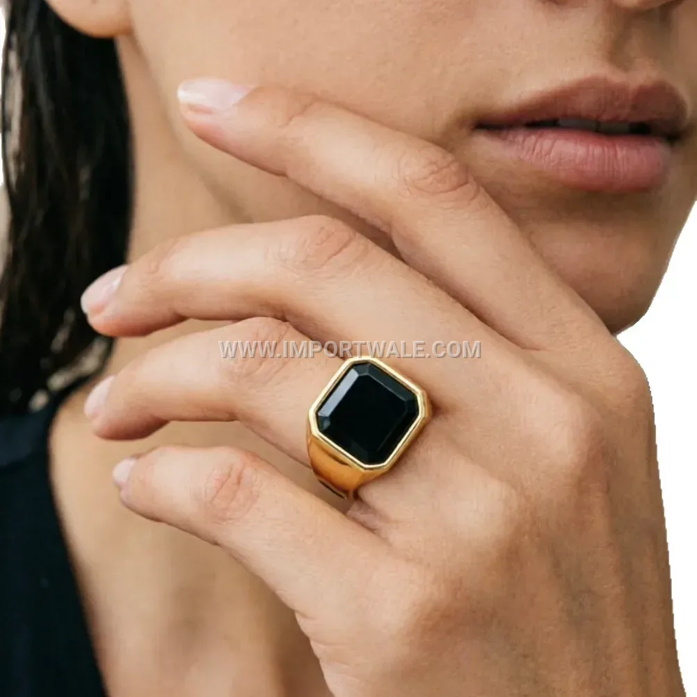 Square Black Gemstone Titanium Steel Signet Ring for Men