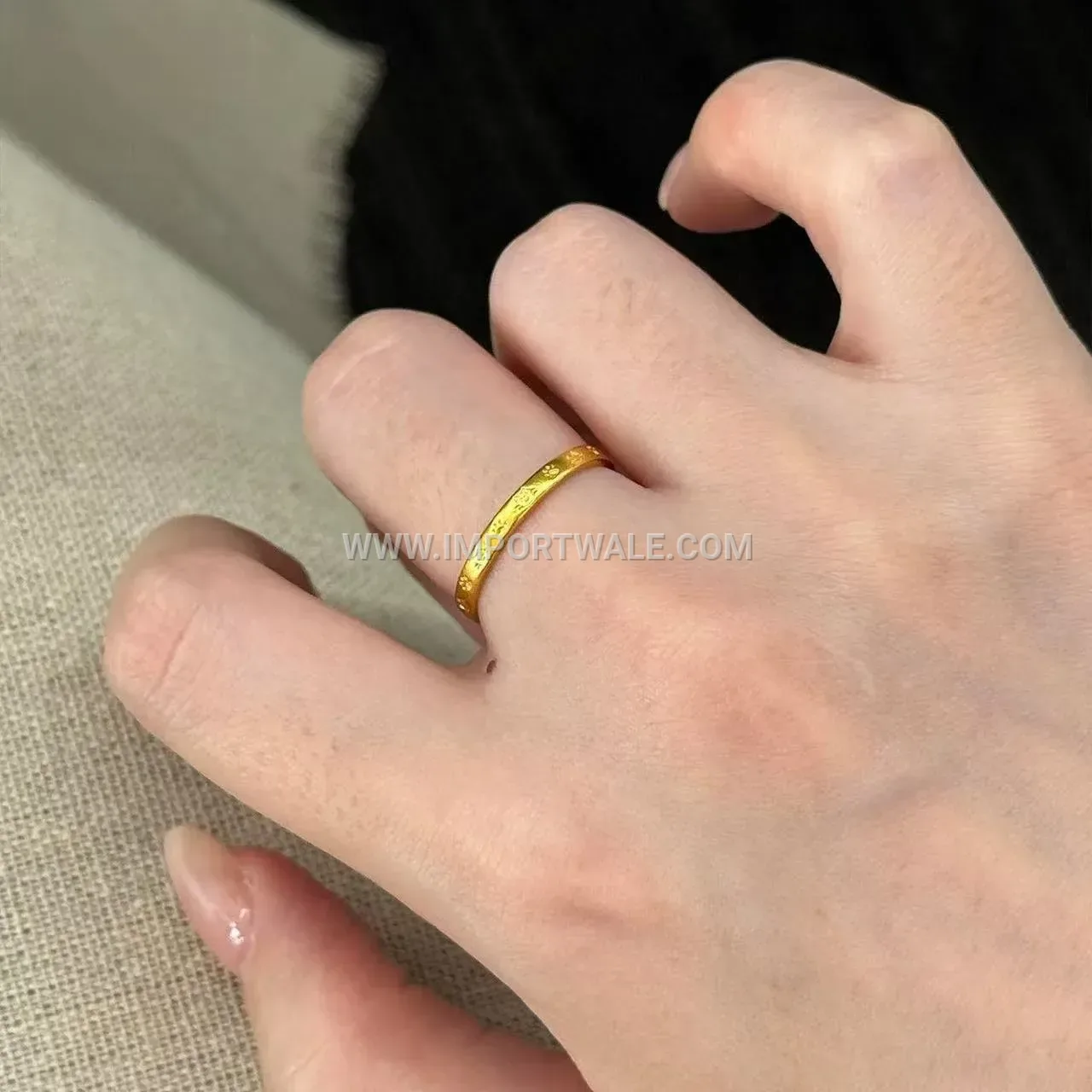 Delicate Polished Gold Cat Motif Ring