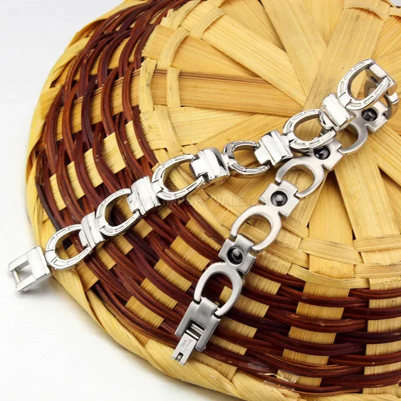 Trendy Men's Horseshoe Link Titanium Steel Bio Magnetic Bracelet
