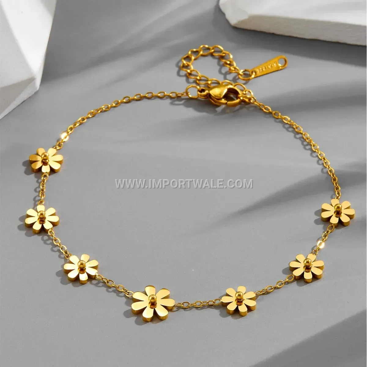 Gold Titanium Steel Daisy Charm Anti Tarnish Anklet