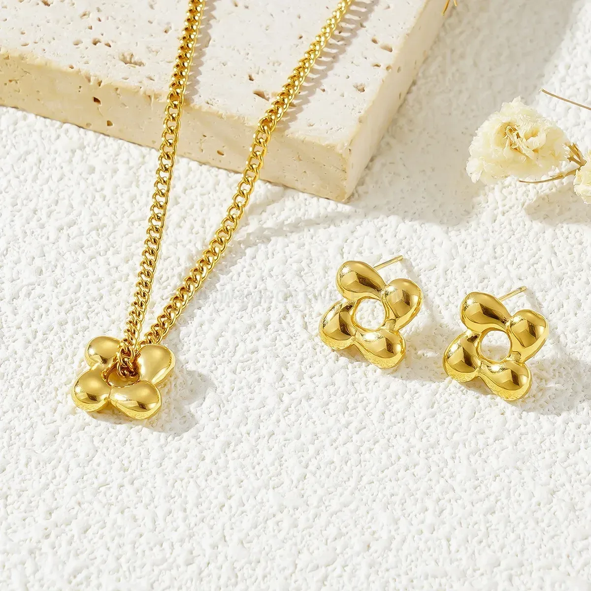 Chic Spinning Flower Titanium Steel Pendant Necklace and Earrings Set