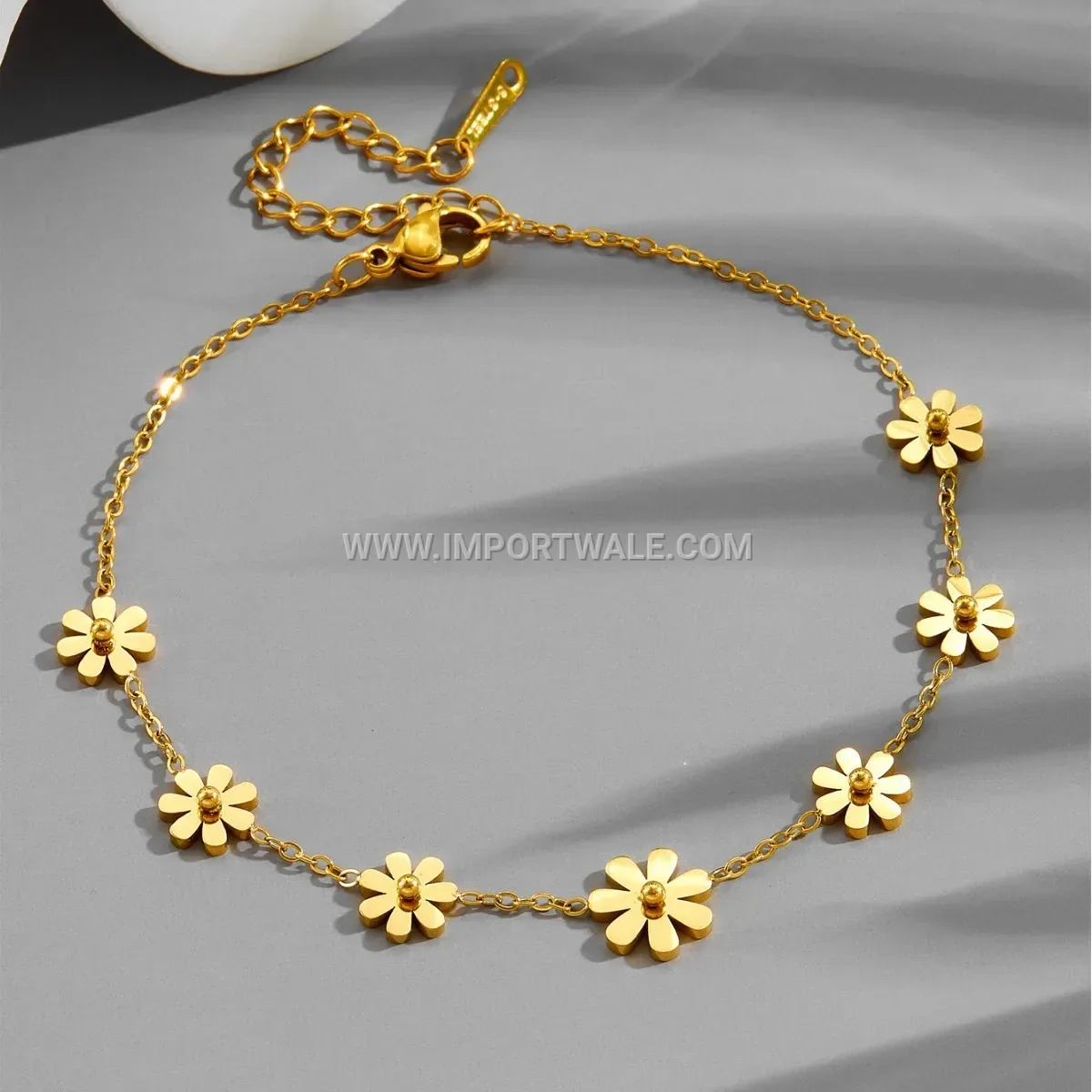 Gold Titanium Steel Daisy Charm Anti Tarnish Anklet