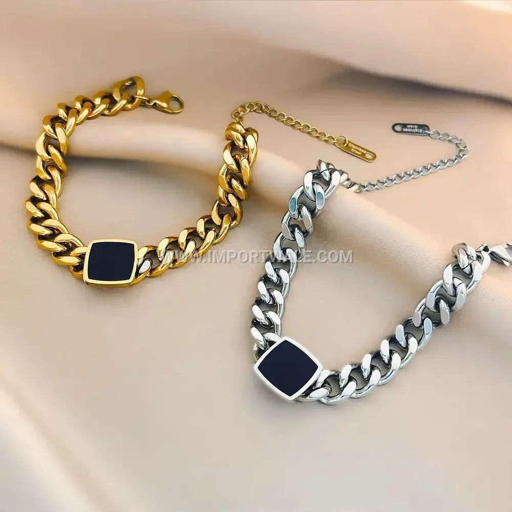 Women's Geometric Square Link Titanium Steel Bracelet with Quartz Accent