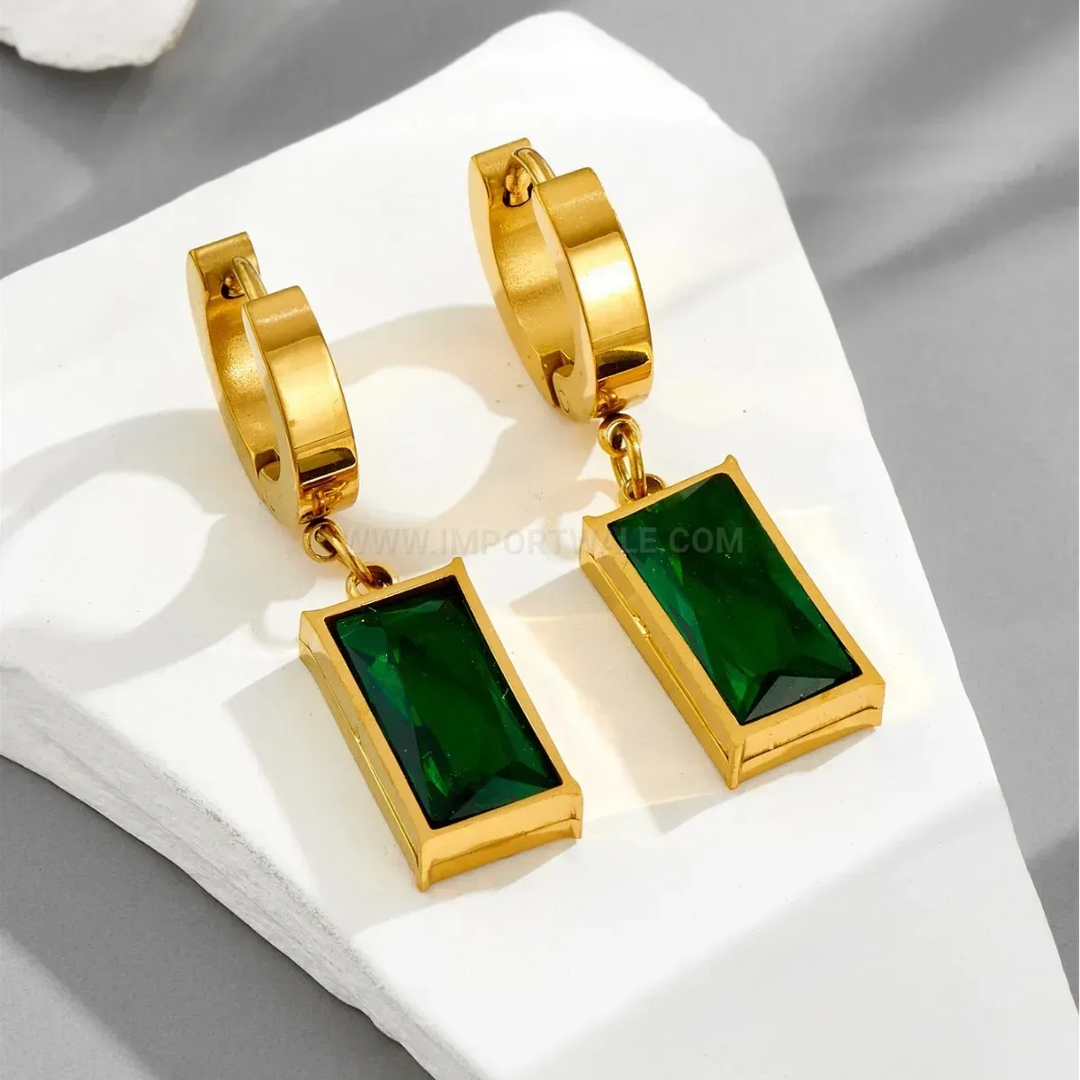 Elegant Gold Tone Snake Chain Square Green Zircon Necklace