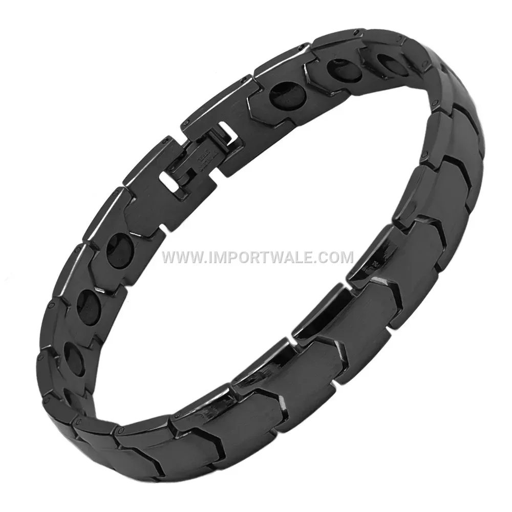 Geometric Titanium Steel Arrow Link Bracelet for Men