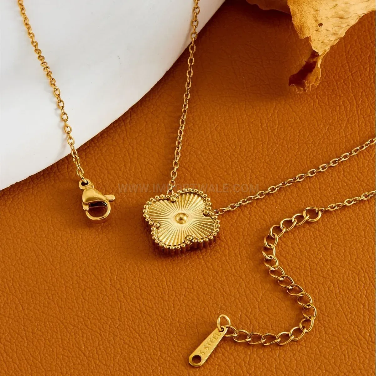 Fashion Vintage Four Leaf Clover Titanium Steel Gold Plated Necklace