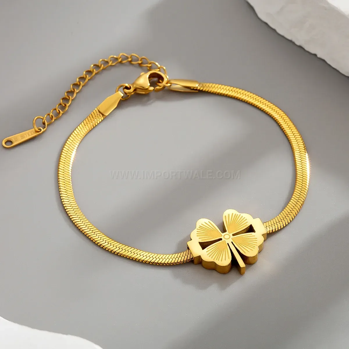 Elegant Minimalist Stainless Steel Four Leaf Clover Bracelet