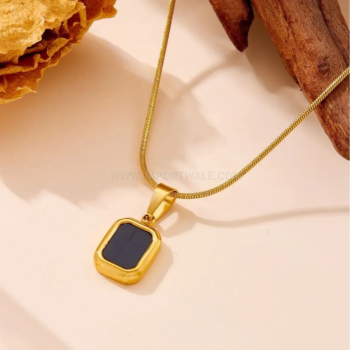 Premium Black Shell Square Pendant Titanium Steel Clavicle Necklace