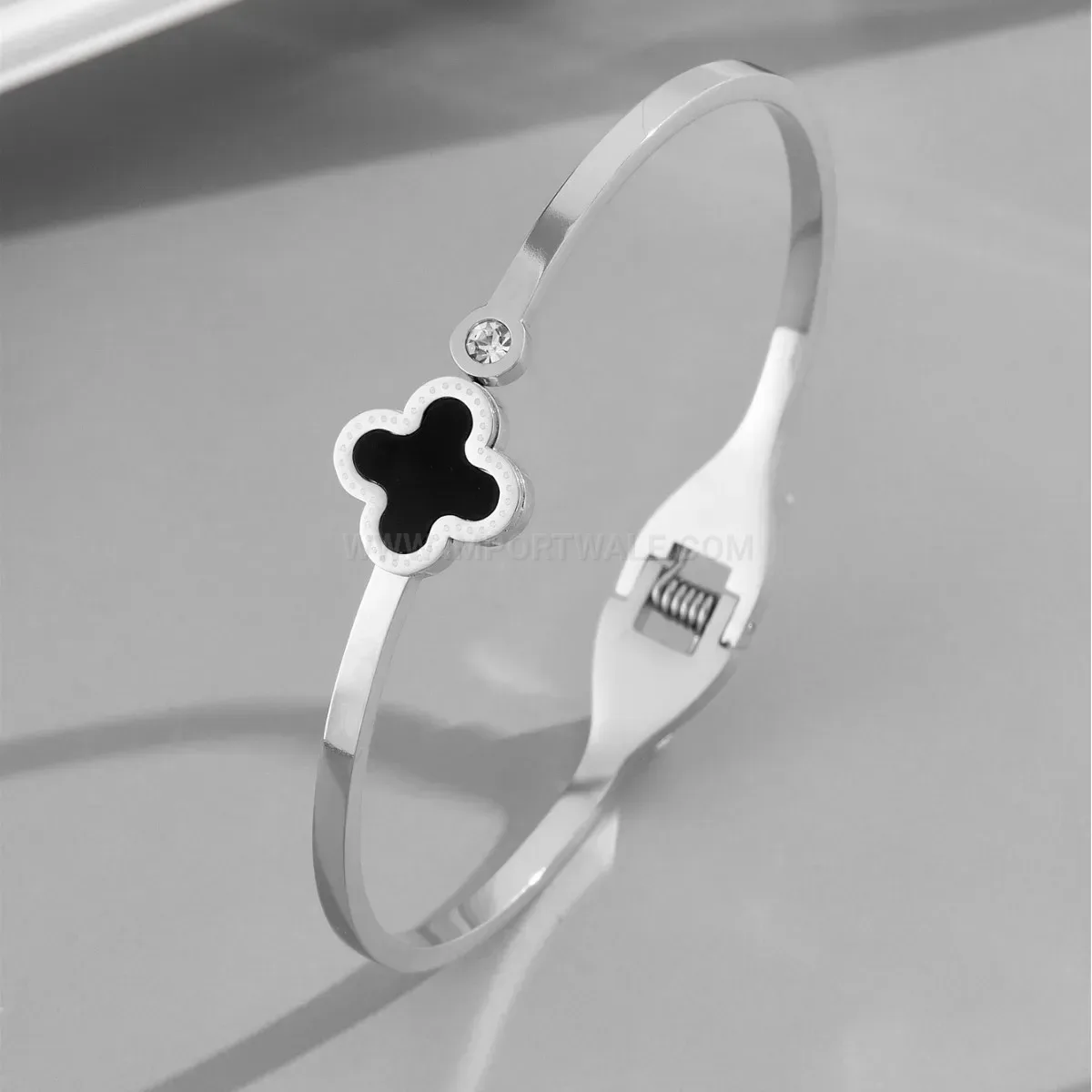 Minimalist Four-Leaf Clover Titanium Steel Bangle Bracelet