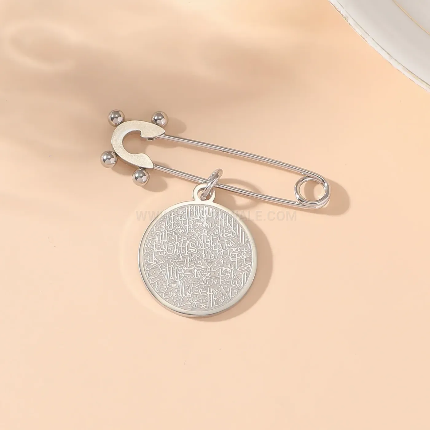 Round Ayatul Kursi Stainless Steel Calligraphy Brooch Pin