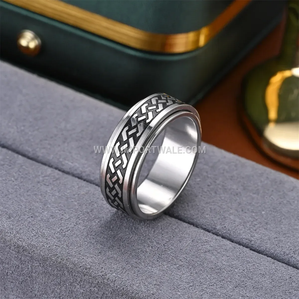 Spinner Stainless Steel Hand Motif Relief Ring