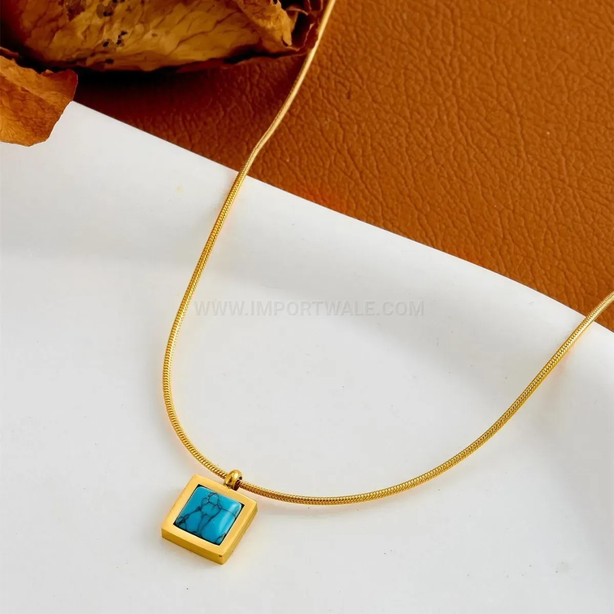 Trendy Minimalist Stainless Steel Faux Emerald Stone Pendant Collar Necklace