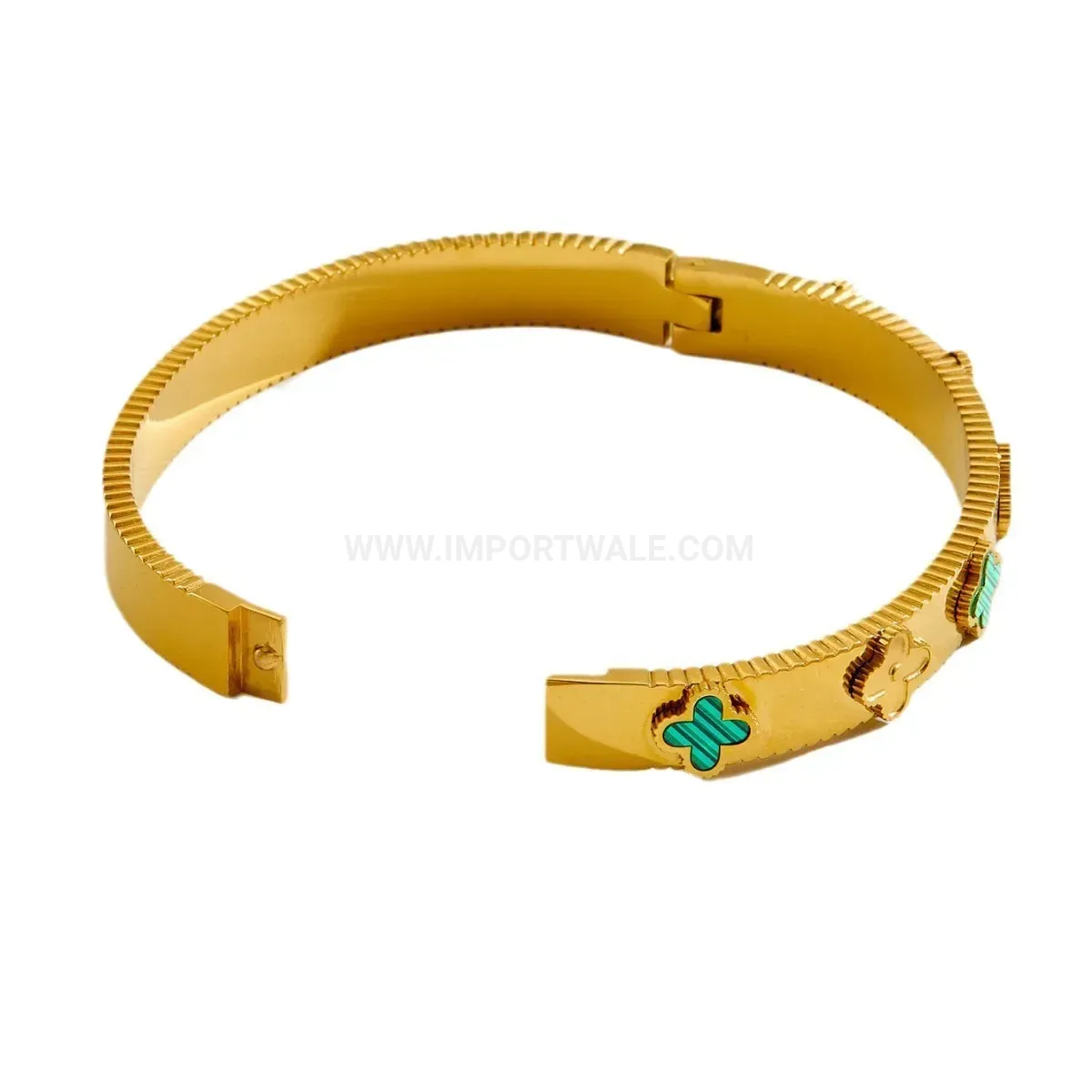 Stylish Mother of Pearl Four-Leaf Flower Titanium Bangle