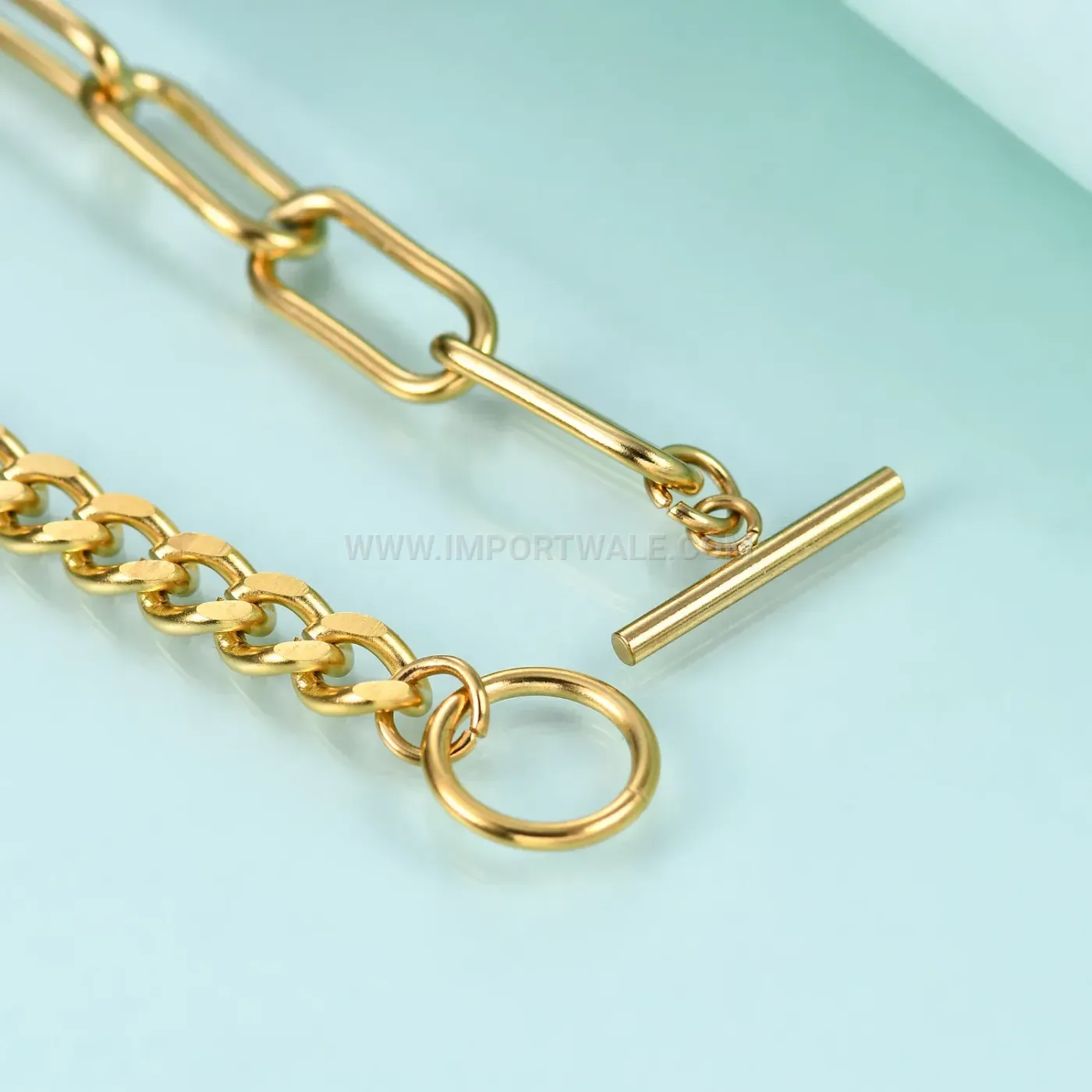 Stainless Steel Queen Coin Pendant Necklace With Minimalist Toggle Clasp