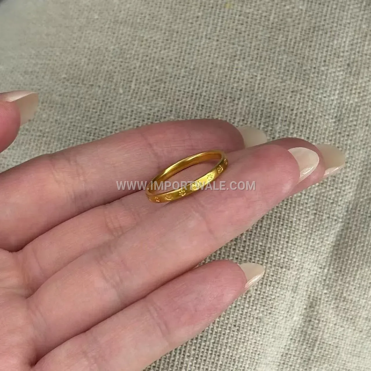 Delicate Polished Gold Cat Motif Ring