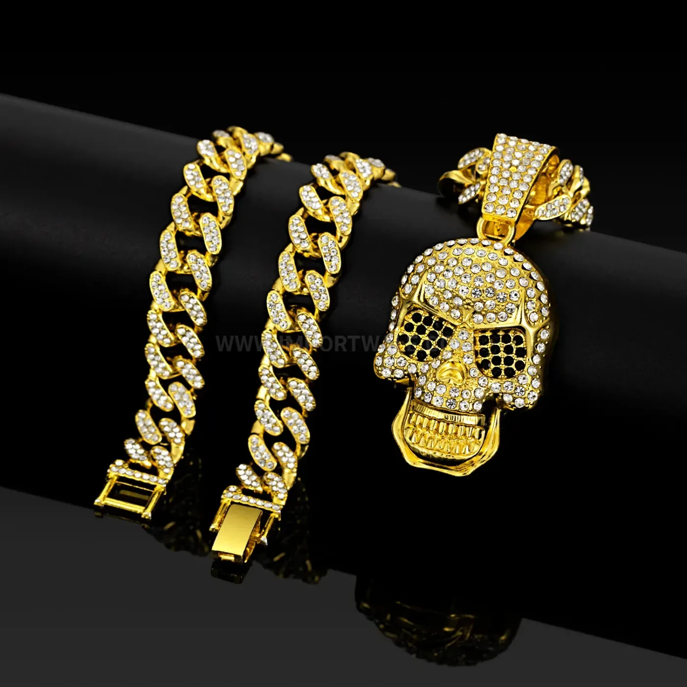 Iced Out Skull Pendant with Zinc Alloy Cuban Chain