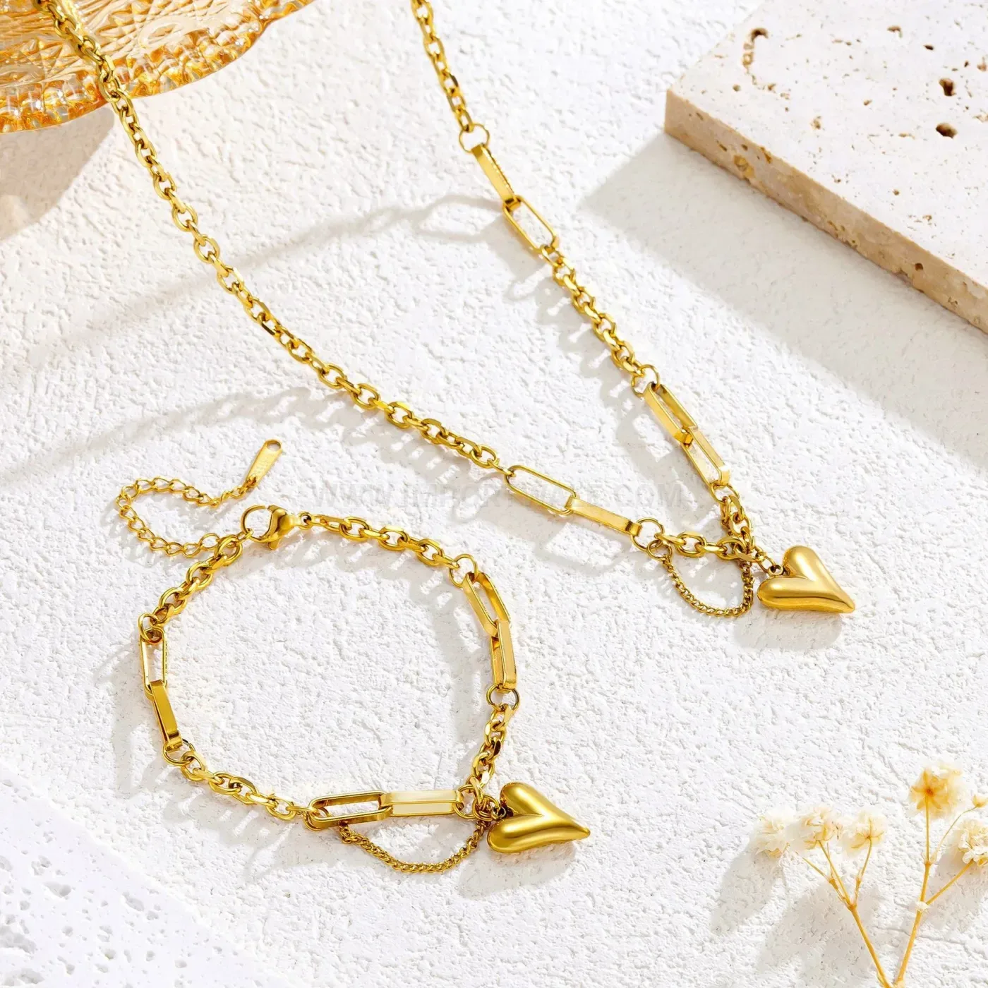Fashion Retro Titanium Steel Heart Pendant Box Chain Jewelry Set